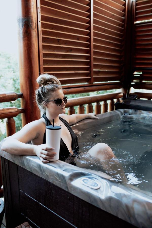 Villa Gorgeous Large Mountain View Cabin W Hot Tub, Free Wifi, Games à Sevierville Extérieur photo